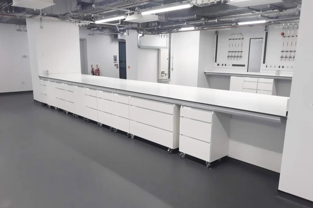 manchester univeristy henry royce building laboratory design