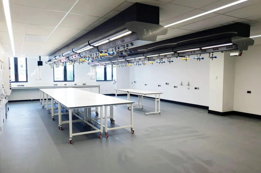 university of salford science and engineering lab building